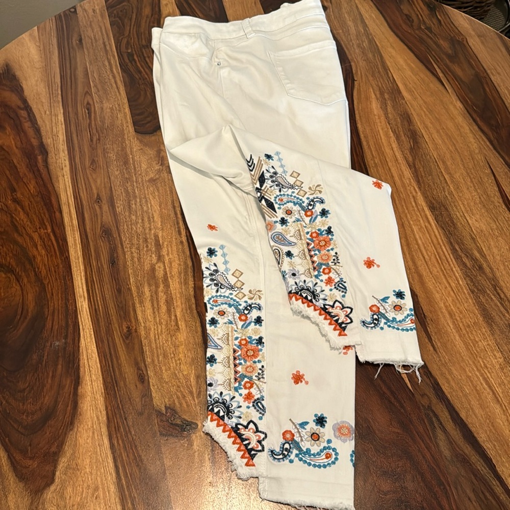 Laurie Felt embroidered white jeans 20WP